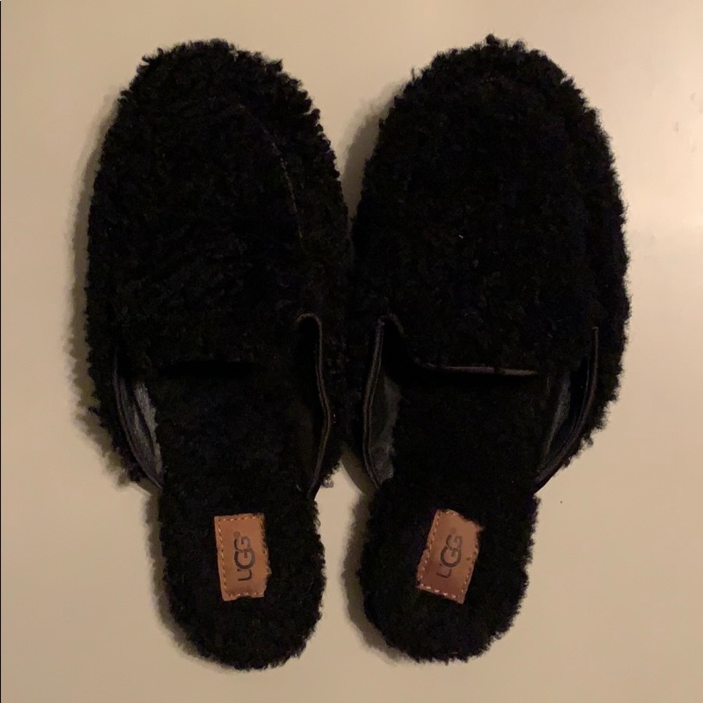 Slippers with hard bottoms for indoor/outdoor